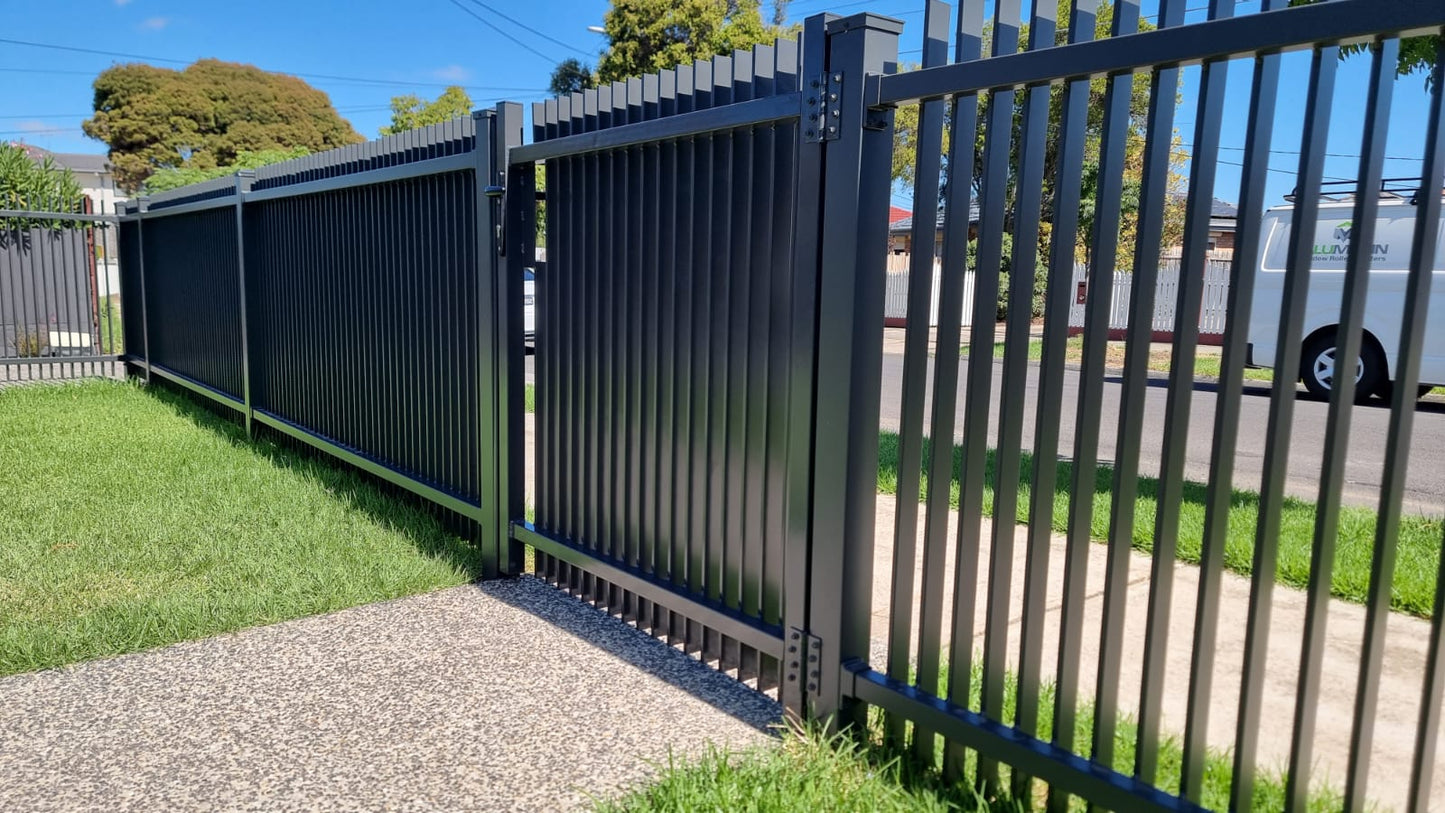 Mortice Lock Hinged Gate Black