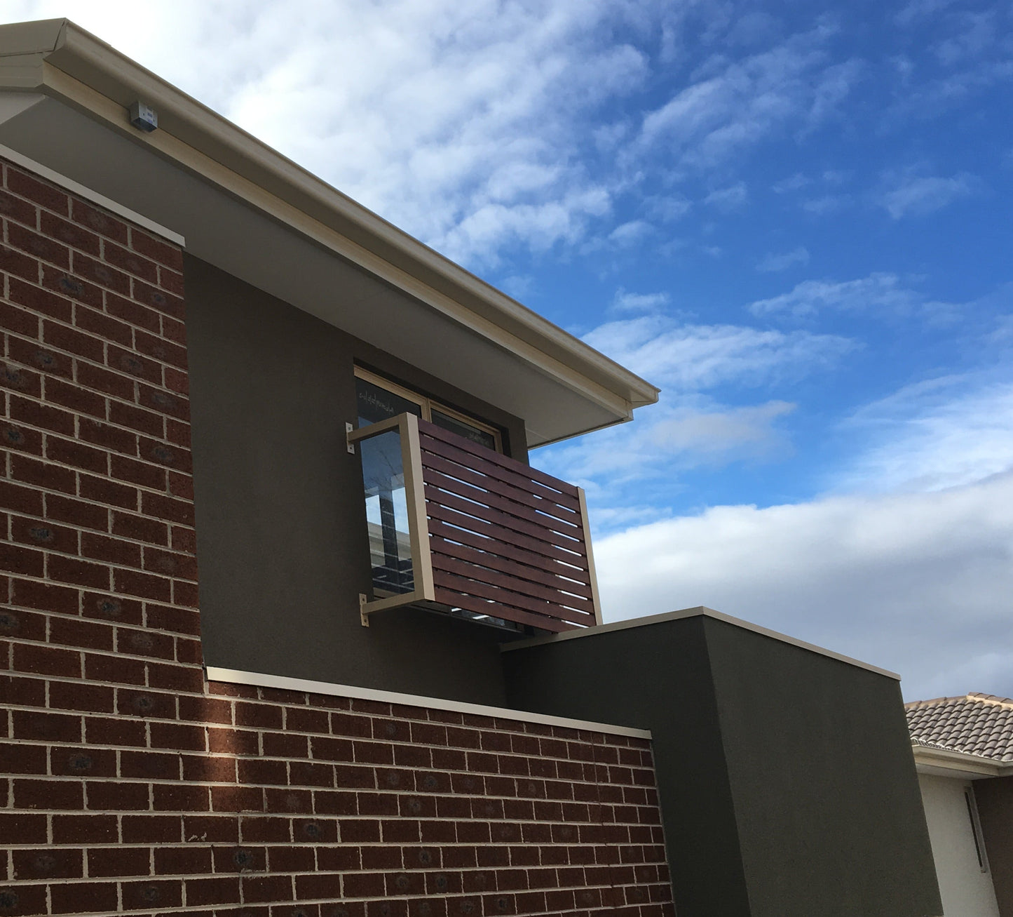 L-Shaped Privacy Screen Wall Bracket