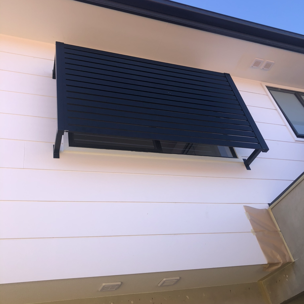 DIY Horizontal Slat Window Privacy Screen (1800mm high x 2500mm wide)