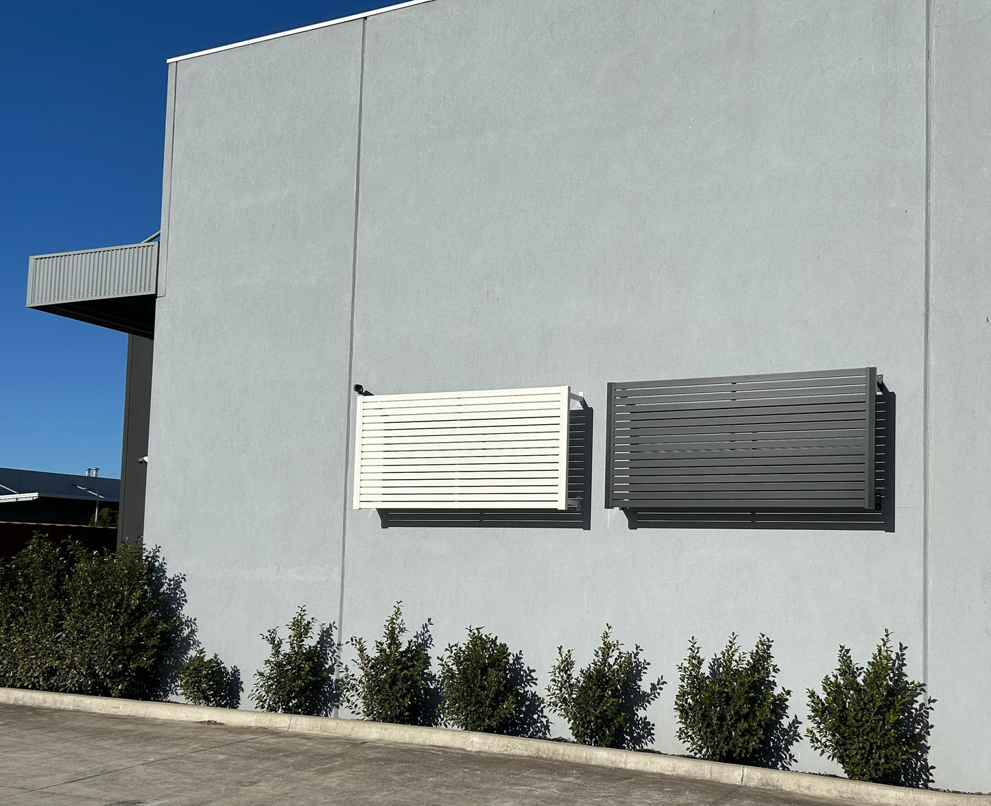 DIY Horizontal Slat Window Privacy Screen (1800mm high x 2500mm wide)