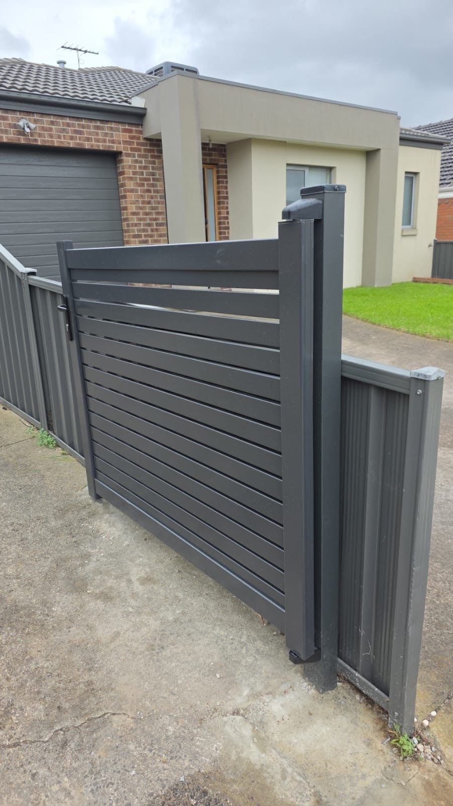 Double DIY Horizontal Slat Gate (1200mm high x 3000mm wide)