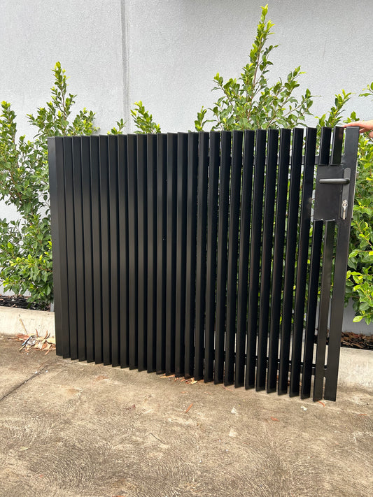 Aluminium Angled Mini Blade Gate-Right Side Handle